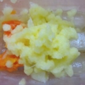 離乳食後期 おろしりんご煮と人参カリフラ入りスープ レシピ 作り方 By J Mammy 楽天レシピ 離乳食後期 おろしりんご煮と人参カリフラ入りスープ レシピ 作り方 By J Mammy 楽天レシピ